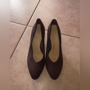 Nurture by Lamaze Dark Brown Pointed-Toe Women's Heels